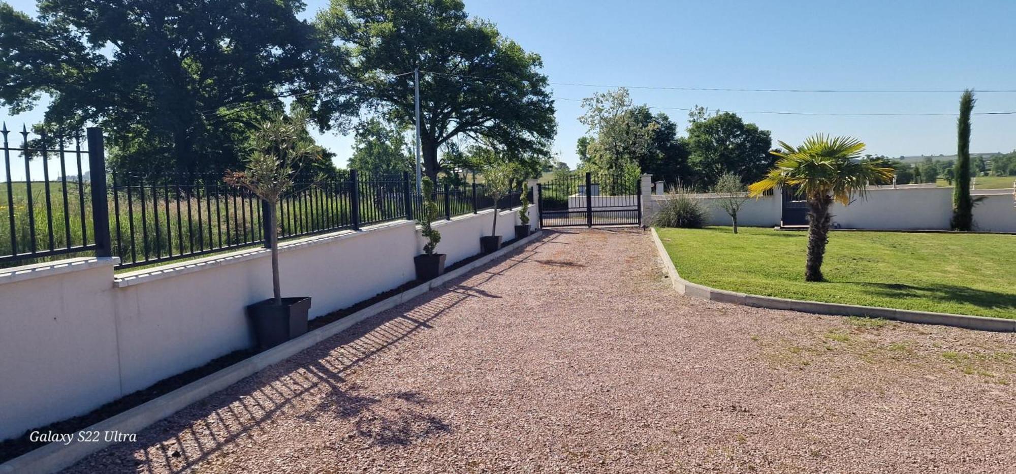 Gite De La Combe Ganat 3 Etoiles Sanvignes-les-Mines Bagian luar foto